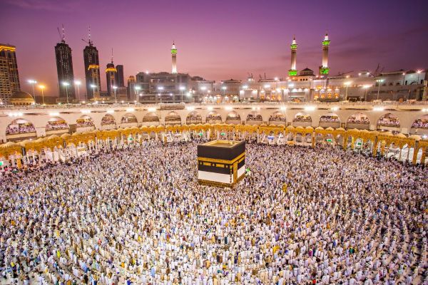 Understanding-Saudi-Customs-Dos-and-Donts-for-Pilgrims